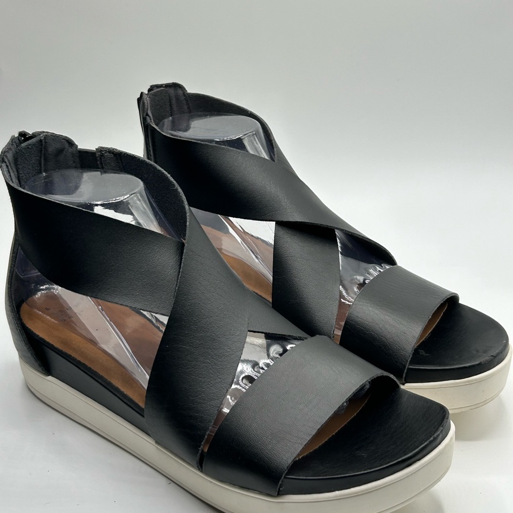 A New Day Black Crisscross Sandals w/White Soles Size 10. - Picture 1 of 9